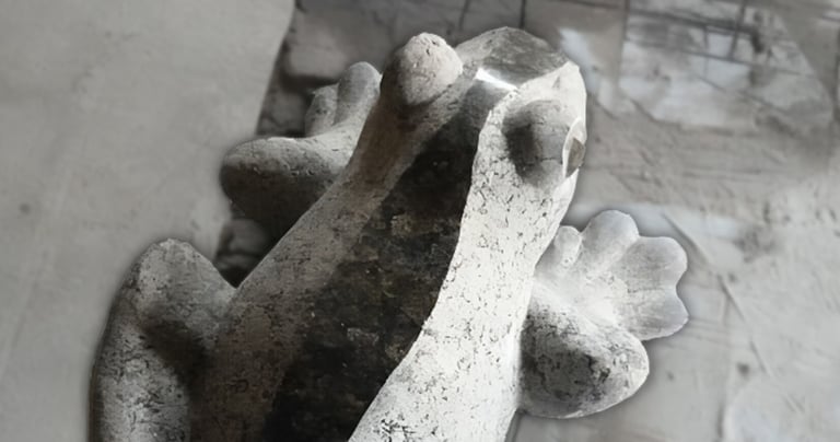 Akmeninė varlės skulptūra