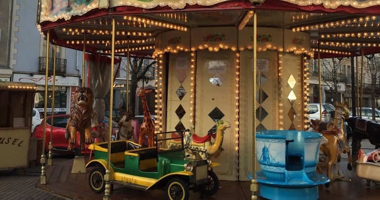 choisissez votre monture sur le carrousel 1900