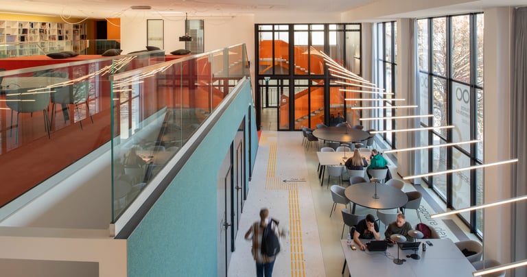 bibliotekos interjeras