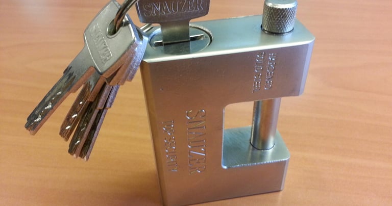 Container lock
