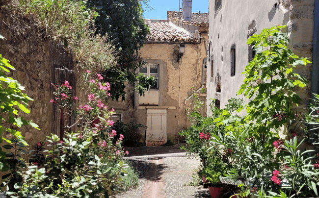 Montolieu village du livre dans le sud de la france