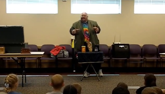 Doodad the Funny Las Vegas Kids Magician Performs at a Library Show