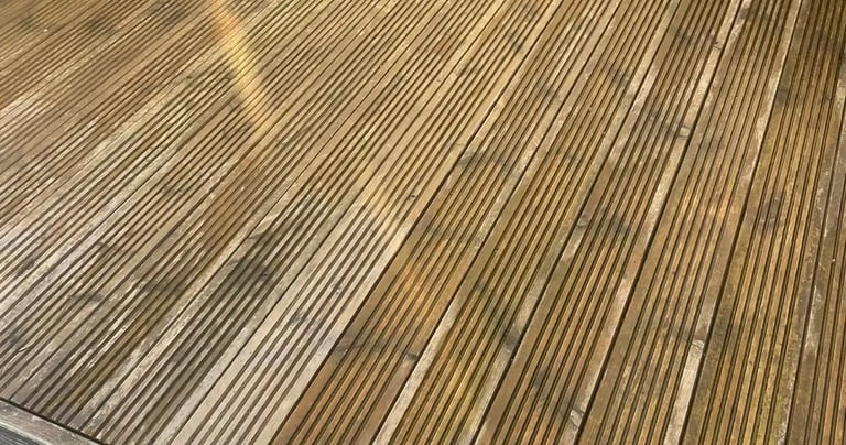 power washing Fife - wooden deck patio