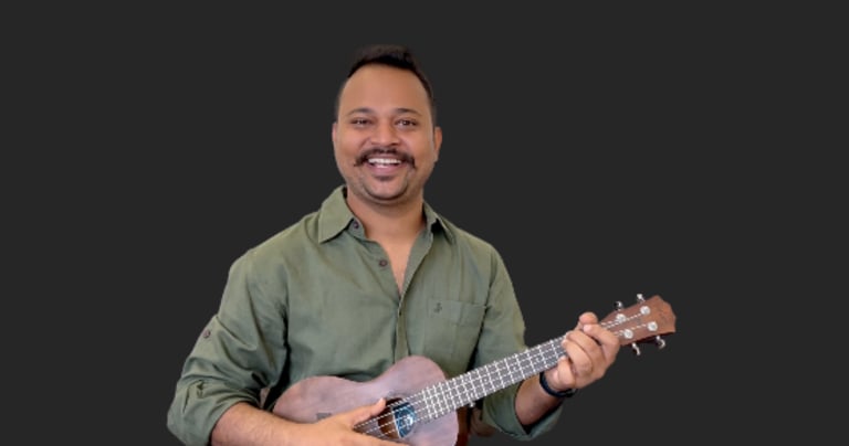 Musicwale's teacher teaching ukulele on recorded courses
