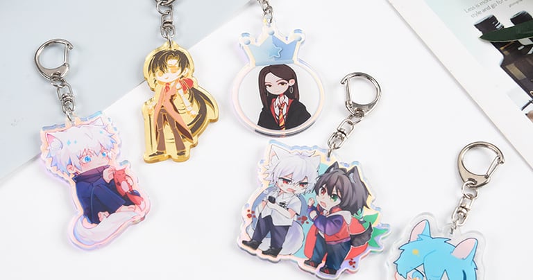 a bunch of keychains with some keychains