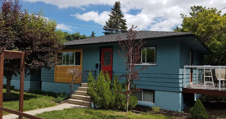 Exterior house paint job in calgary 