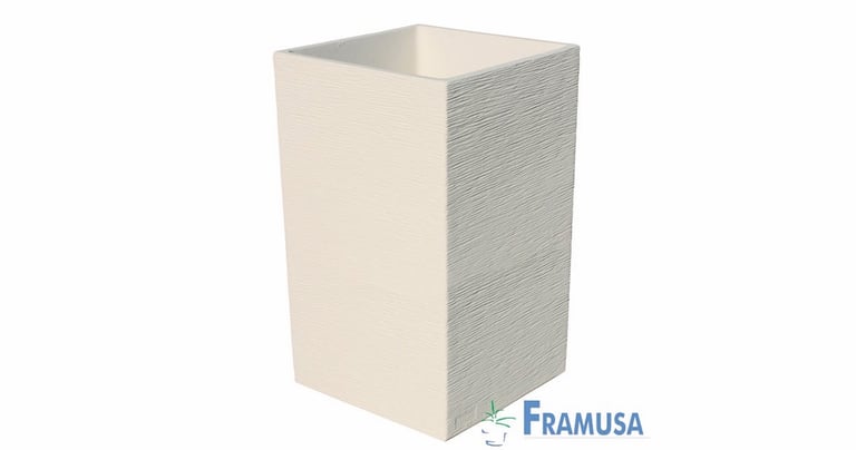 pot carré haut en béton