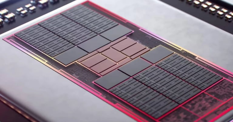 Placa base de la consola PS5 Pro desarmada para su estudio técnico en el taller MBTECNIC.