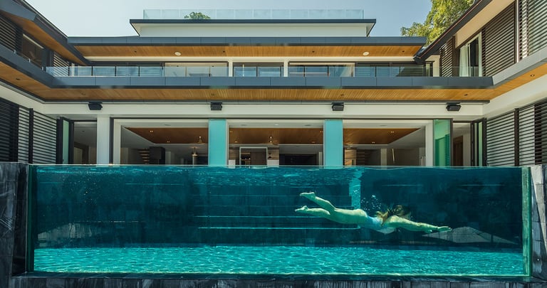 Luxury pool builder in La Marina Spain – infinity pool design for high-end villa