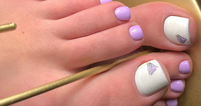 Geliniai nagai dvispalviai su dekoru