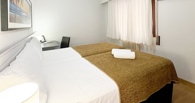 Habitación doble moderna y cómodad Berceo Rooms