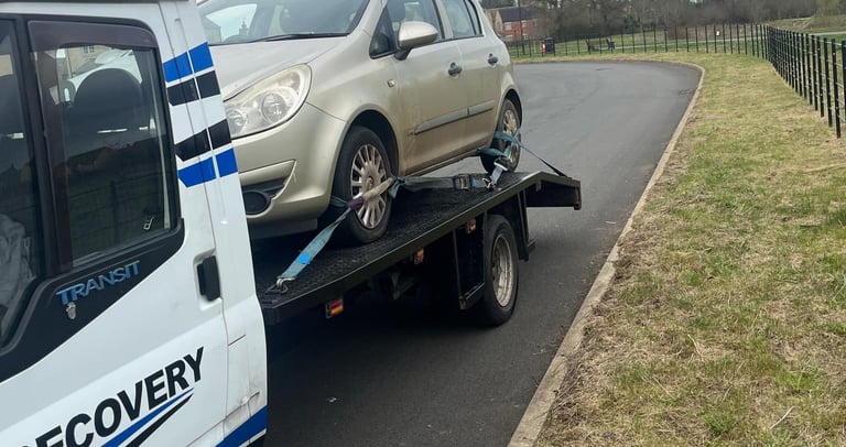 alt="Breakdown recovery on rural road near Droitwich"