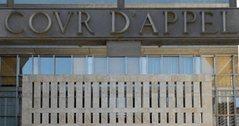Signe extérieur de la Cour d'Appel au Palais Monclar à Aix-en-Provence