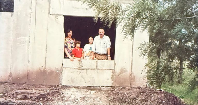 familia del hotel casablanca foto de los 80