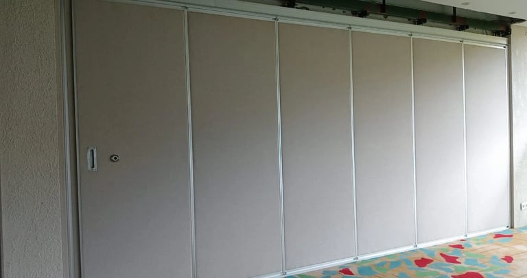 pintu penyekat ruangan pireki jogja