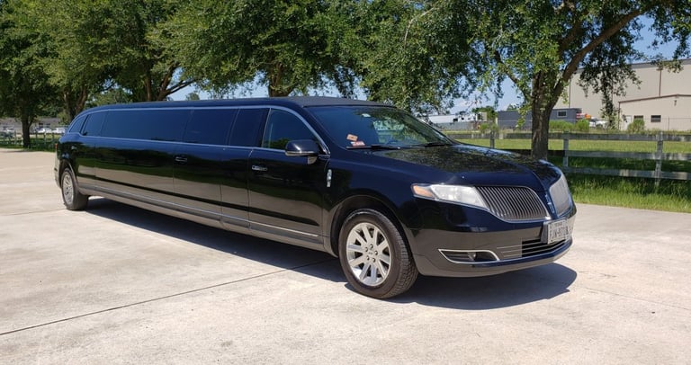 Lincoln MKT Limo for birthdays, concerts, nightlife in NJ, NY, MA, CT