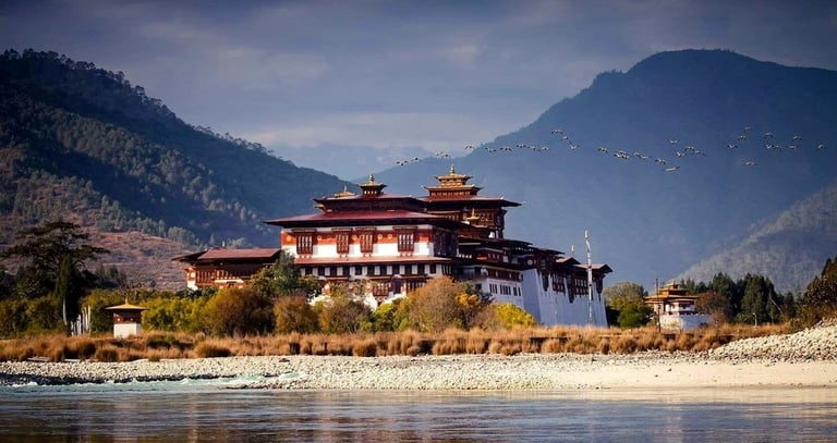 The_Majestic_Punakha_Dzong_with_View_Of_Glacial_Water_in_the_Front