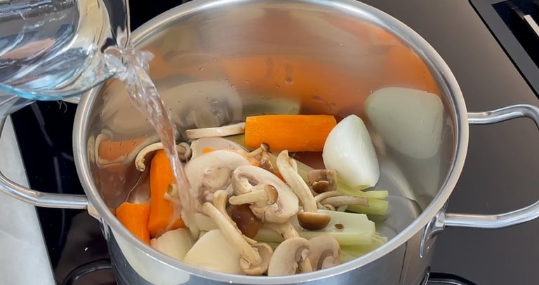 Prepara il brodo vegetale