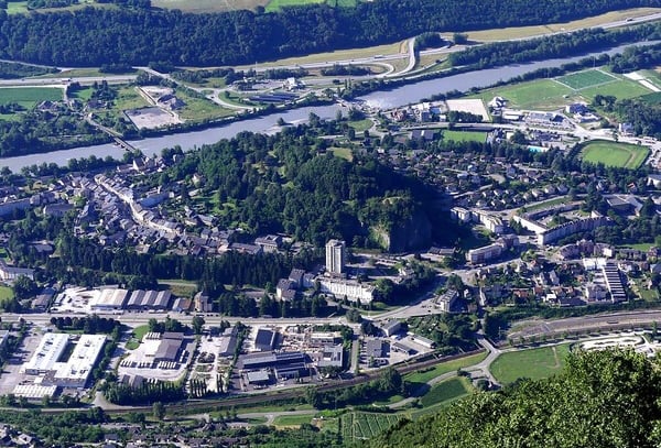 centre de Montmélian depuis la Roche du Guet