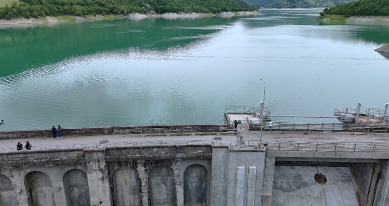 Vista aerea della Diga del Lago del Turano