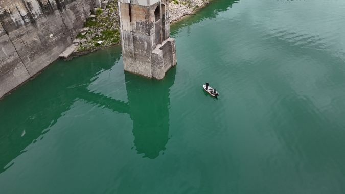 Vista aerea  pescatori del Lago del Turano
