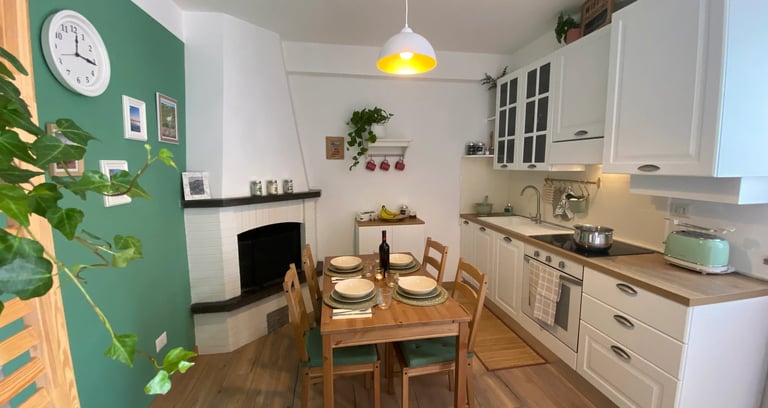 zona giorno con cucina completa ddi casa di lucy foligno