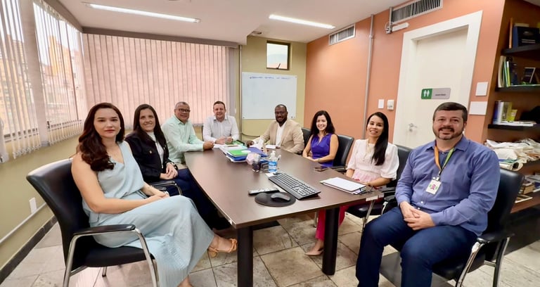 Reunião de assinatura de contrato do PopRua entre a FAPIFMG e o IFMG.