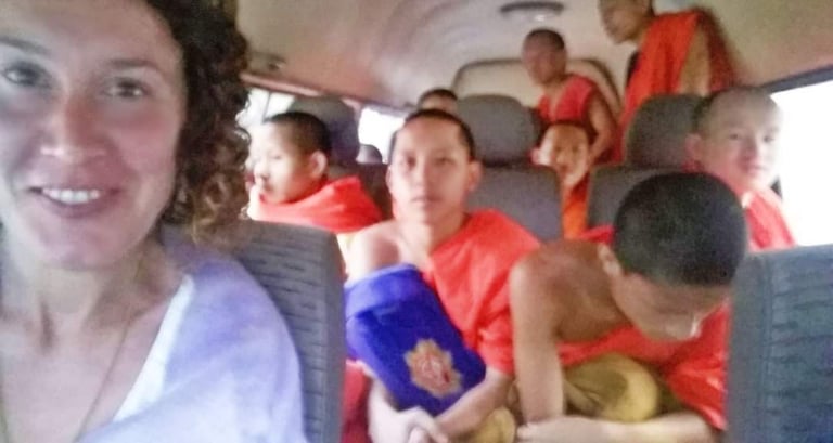 comunidad de monjes artesanos de Luang Pra bang y consultora principal 