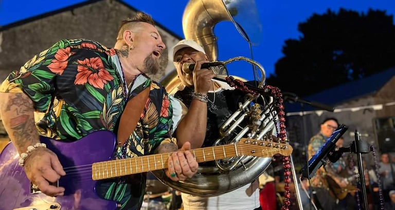 Avec l'immense Kirk Joseph fondateur du Dirty Dozen brass band