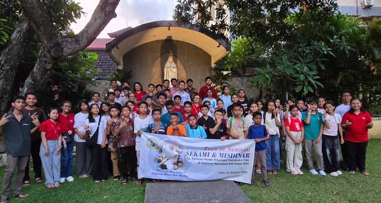 Kunjungan ke Seminari Tuka