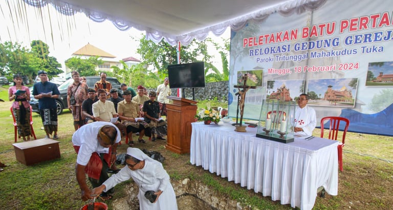 Peletakan batu pertama oleh biarawati