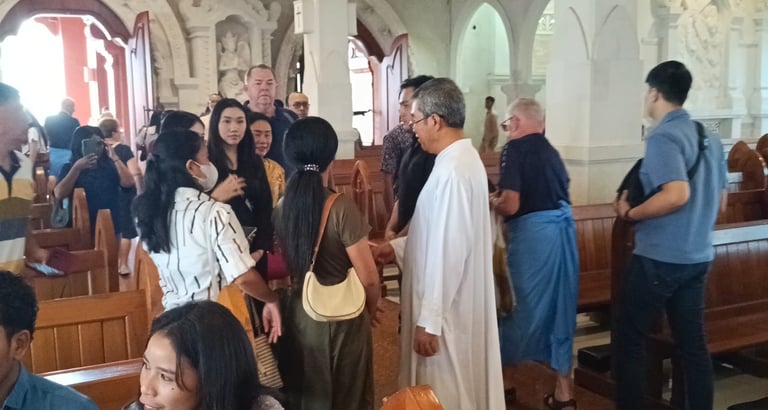 Romo Paskalis Nyoman Widastra, SVD bersama Umat Paroki Katedral Denpasar, Bali