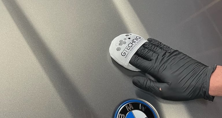 pose d'un traitement céramique de longue durée sur une BMW i5 à Tournai