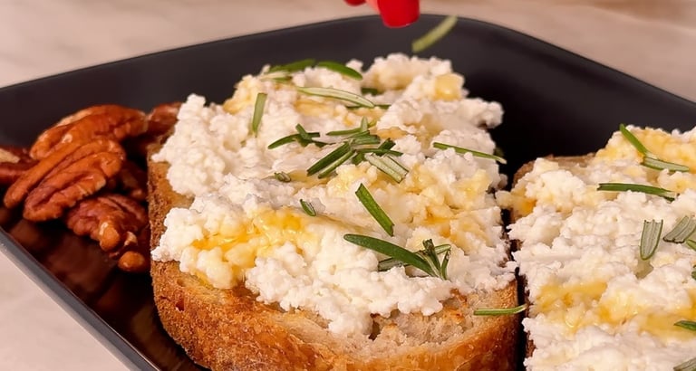 Aggiungi i tocchi finali della bruschetta