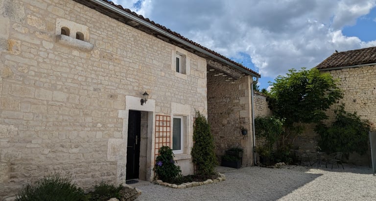 Vue extérieure du gîte Agate près d'Angoulême