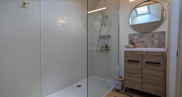 Douche du gîte Agate en Charente