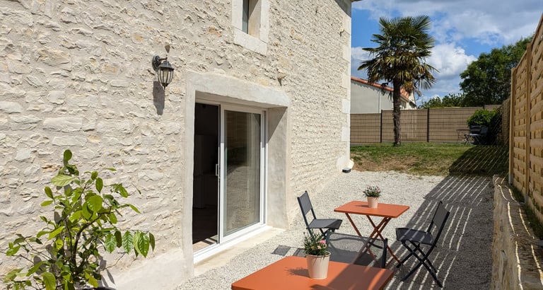Vue exterieure du gîte Pierres à Champniers prêt d'Angoulême