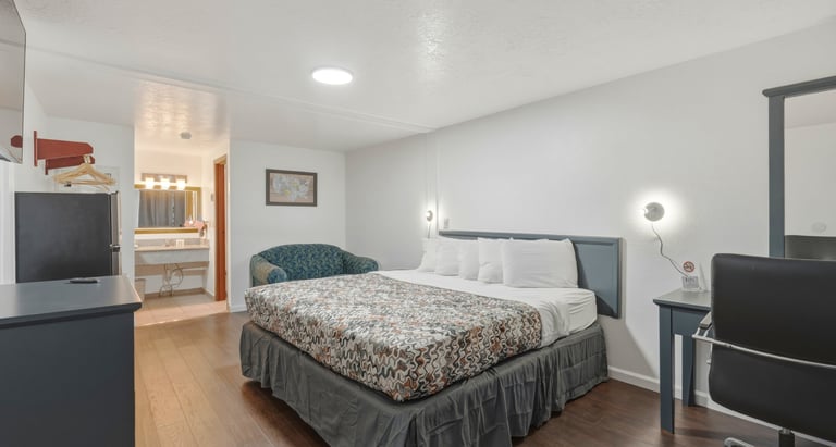 Patriot Stay Motel Vernal UT. King room with kitchenette for long term hotel stays. vernal motel