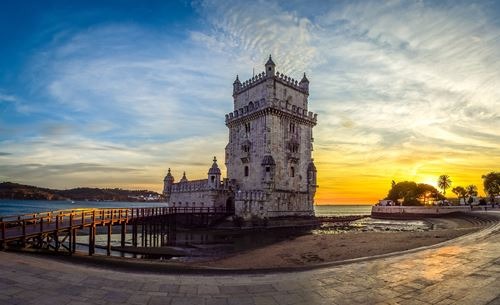 Tour de Belem Lisbonne Portugal au coucher du soleil