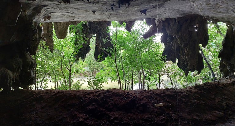 thailand phang nga Tham Ruesi Sawan Tham Luk Suea Cave