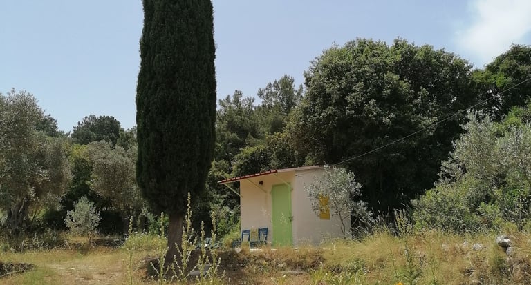 Achterhuisje van vakantiehuisje Samos