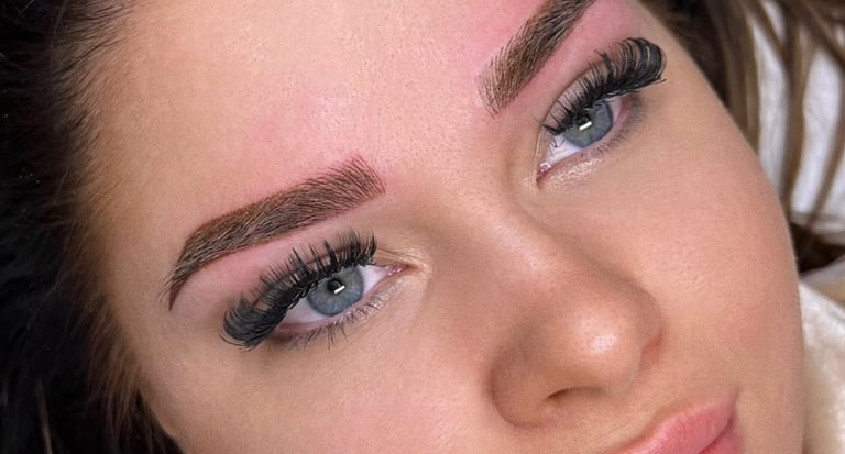 Retouche Powder Brows réalisé par Medi Kiss Dermaclinic Bruxelles