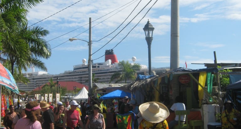 vista do navio atracado em falmouth jamaica