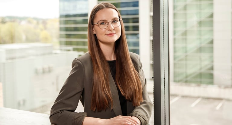 Profesionalūs verslo, linkedin portretai Vilniuje Kaune, dalykinė fotografija, asmeninis įvaizdis studijoje, darbo vietoje