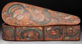 Rosemaling on a violin case