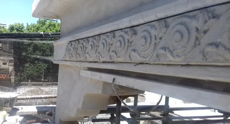 Proceso de restauración del mirador del Museo Estevez realizado por Almapiedra.
