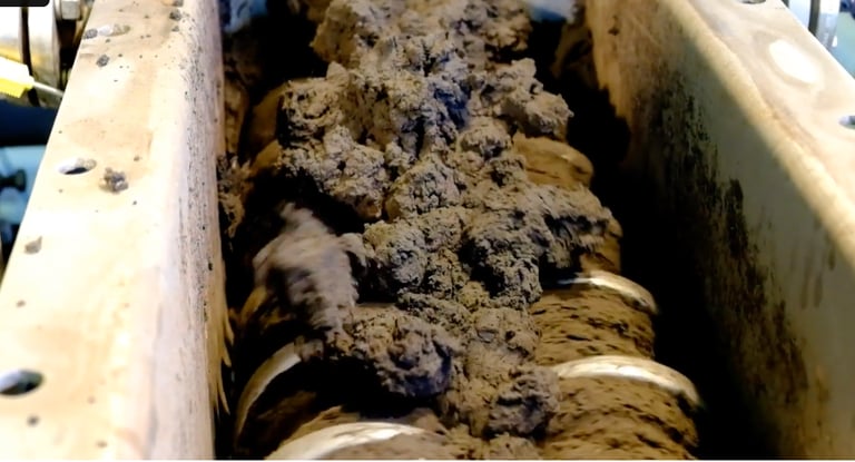 Sludge viscosity peaks at 40% solids during drying (JexDry XT-200 paddle dryer data)