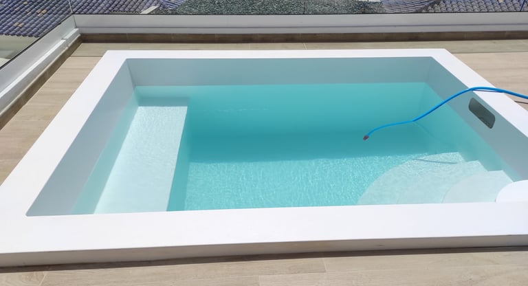 piscinas de poliéster reforzado en fibra de vidrio en las palmas