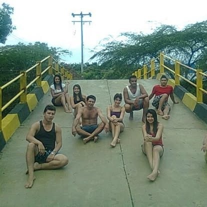 Puente El Totumo - Gente Disfrutando después de un aguacero.