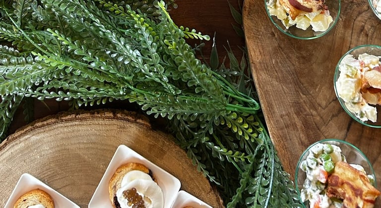 Platos gourmet servidos en fiesta privada por Rollo Privado, catering premium en Sabadell
